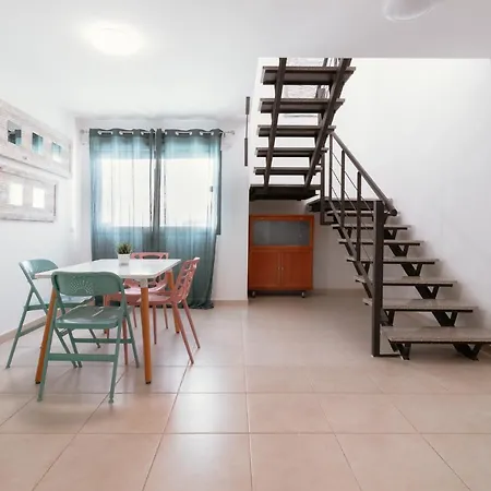 Flatguest + Beach + Pool + Wifi